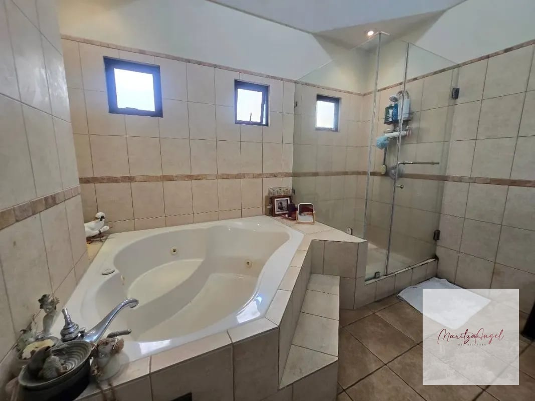 Casa en Venta en San Cristobal Sector B2 — Casa en Venta en Zona 8 Mixco, Guatemala, Ciudad — foto 2 de 16