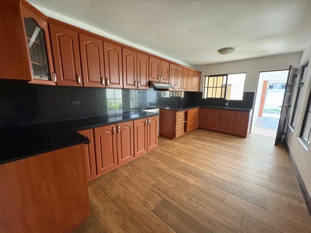 Casa en venta Colinas de Arrazola km 17.5 entrada a Olmeca — Casa en Venta en Carretera a El Salvador, Guatemala, Ciudad — foto 11 de 17