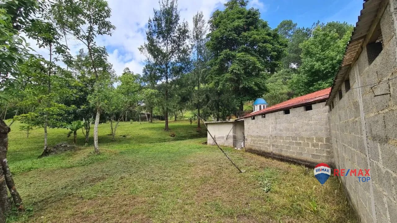 Terreno Comercial de 1 Manzana Entrada de Cobán, Alta Verapaz — Terreno en Venta en Cobán, Alta Verapaz — foto 1 de 4