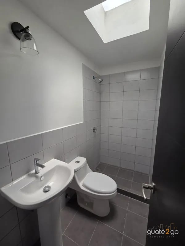 Casa para estrenar en Los Eucaliptos de Pinabetes — Casa en Venta en km 16-20, Carretera a El Salvador, Guatemala, Ciudad — foto 12 de 14