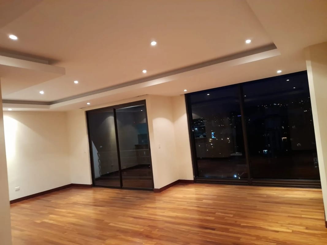 Apartamento en Venta, Mirafiori Zona 10, Guatemala — Apartamento en Venta en Mirafiori, Zona 10, Guatemala, Ciudad — foto 2 de 6