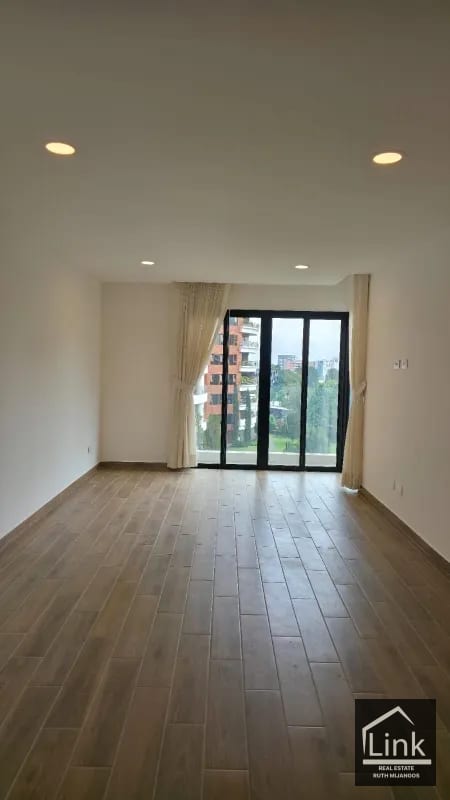 Alquiler de Apartamento Zona 14 Parque 14 — Apartamento en Alquiler en Parque 14, Zona 14, Guatemala, Ciudad — foto 4 de 10