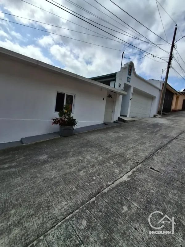 Casa en venta- Valle Real, Santiago Sacatepéquez — Casa en Venta en Santiago Sacatepéquez, Sacatepéquez — foto 2 de 8