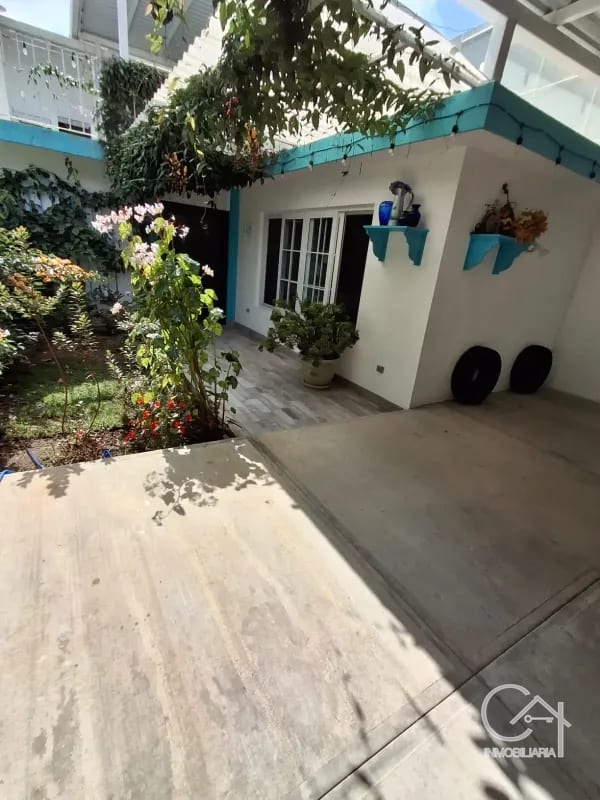 Casa en venta- Valle Real, Santiago Sacatepéquez — Casa en Venta en Santiago Sacatepéquez, Sacatepéquez — foto 1 de 8