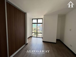 Apto Nivel Alto C/ Vista 2 Hab. / Edificio IQ10 Z.10 — Apartamento en Venta en Zona 10, Guatemala, Ciudad — miniatura 8 de 10