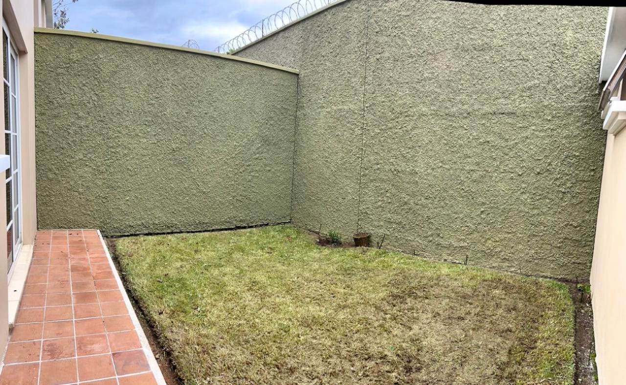 Casa en venta Residenciales Santa Monica km 16.5 — Casa en Venta en Carretera a El Salvador, Guatemala, Ciudad — foto 3 de 17