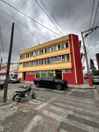 Edificio en venta de 3 niveles, zona 5, Ciudad Capital — Edificio en Venta en Zona 5, Guatemala, Ciudad — miniatura 1 de 9