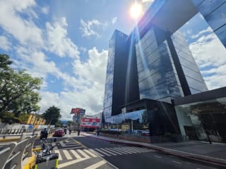 Clinicas/ofininas en Renta Edificio Renovati Zona 10 — Clínica en Alquiler en Zona 10, Guatemala, Ciudad — miniatura 4 de 6