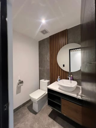 Clinicas/ofininas en Renta Edificio Renovati Zona 10 — Clínica en Alquiler en Zona 10, Guatemala, Ciudad — miniatura 3 de 6