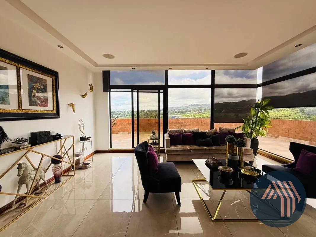 Alquiler de Penthouse con Amplia Terraza - Catalonia, Zona 15 — Apartamento en Alquiler en Catalonia, Zona 15, Guatemala, Ciudad — foto 16 de 17