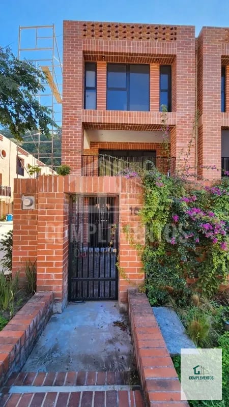 IRIDIA HOMES, Casa en Venta Zona 13 Cañadas de Elgin — Casa en Venta en cañadas de elgin, Zona 13, Guatemala, Ciudad — foto 2 de 10