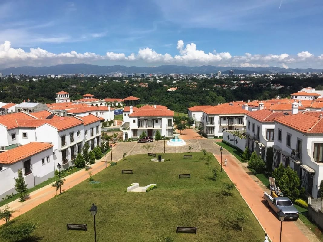 Apartamento en Renta en Ramblas de Cayala, Z16. — Apartamento en Alquiler en Ramblas de Cayalá, Zona 16, Guatemala, Ciudad — foto 1 de 12