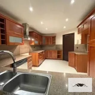 EN VENTA Preciosa y Amplia Casa Colonia El PRADO ZONA 10 — Casa en Venta en El Prado, Zona 10, Guatemala, Ciudad — miniatura 3 de 10