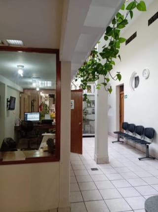 Edificio en RENTA Parte Frontal - Zona 1 — Edificio en Alquiler en Zona 1, Guatemala, Ciudad — miniatura 1 de 12