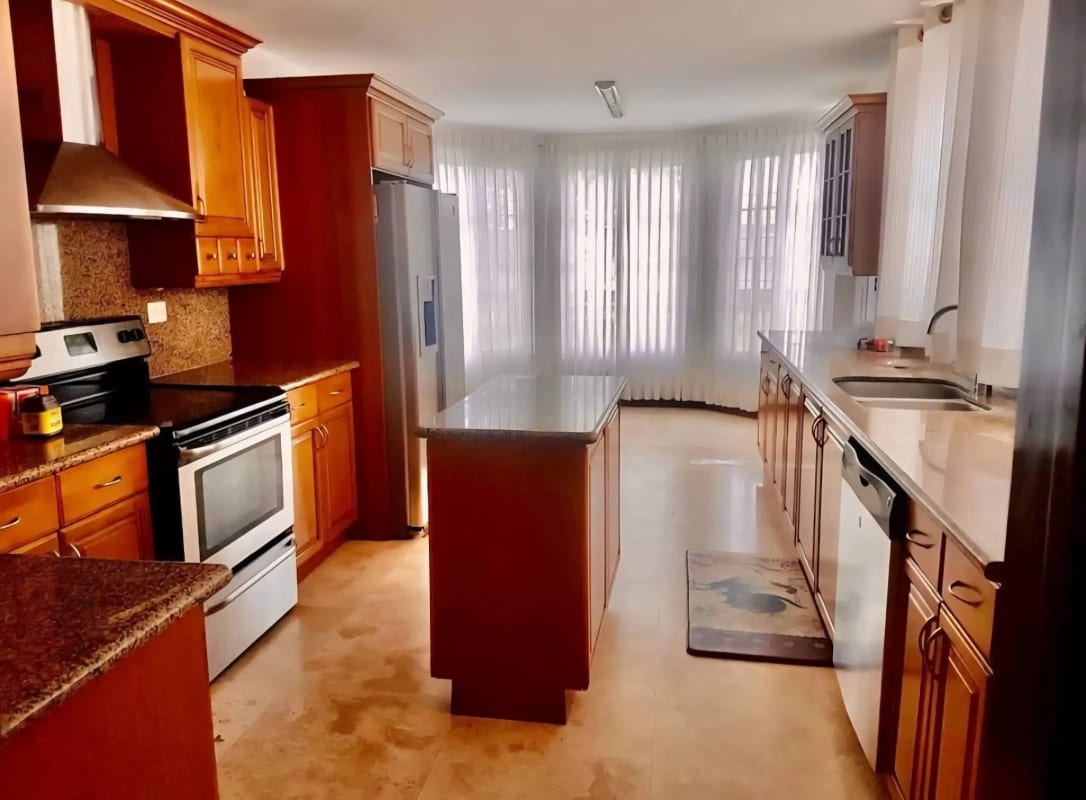 Venta Casa en la Montaña, Zona 16 — Casa en Venta en La Montaña, Zona 16, Guatemala, Ciudad — foto 9 de 11
