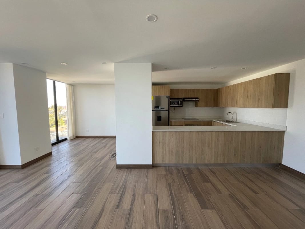 Apartamento Renta Zona 15 VH1., 94 MTS2, 3 DORMITORIOS.2 Parqueos $1,350 — Apartamento en Alquiler en Vista Hermosa I, Zona 15, Guatemala, Ciudad — foto 4 de 6