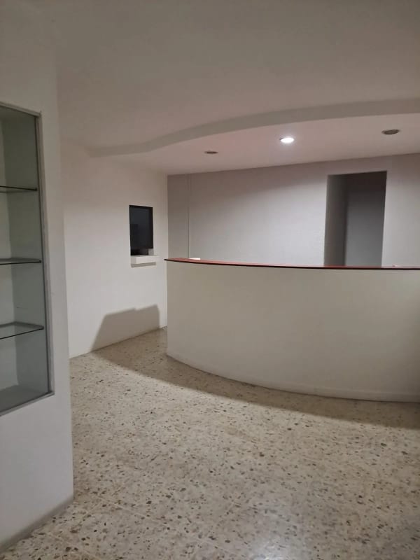Se renta oficina en zona 10 de 67.80 metros — Oficina en Alquiler en Zona 10, Guatemala, Ciudad — foto 2 de 3
