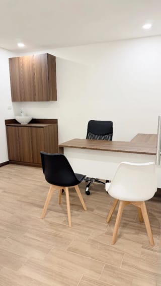 Clínica Médica con 3 despachos en venta en Carretera a El Salvador — Clínica en Venta en Carretera a El Salvador, Guatemala, Ciudad — miniatura 12 de 15