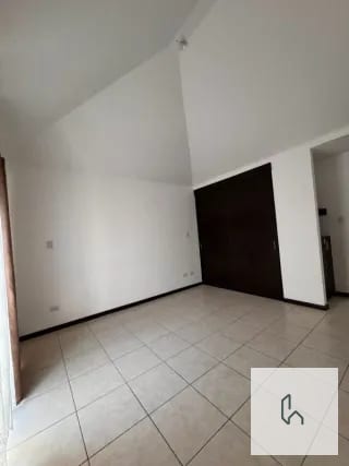 Venta de Amplia Casa en Vistas de San Isidro Z.16 — Casa en Venta en Vistas de San Isidro, Zona 16, Guatemala, Ciudad — miniatura 10 de 11