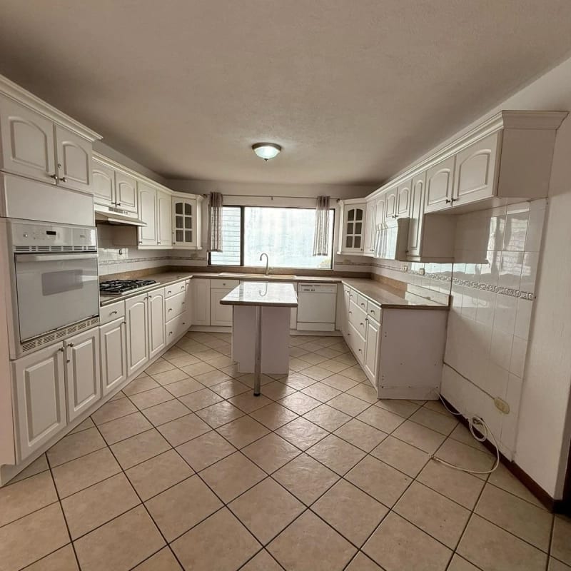 Casa amplia en venta - Entrada de San José Pinula (Km 16.5) — Casa en Venta en Carretera a El Salvador, Guatemala, Ciudad — foto 9 de 9