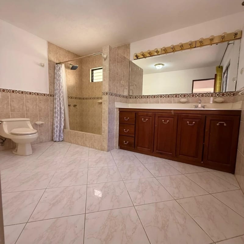 Casa amplia en venta - Entrada de San José Pinula (Km 16.5) — Casa en Venta en Carretera a El Salvador, Guatemala, Ciudad — foto 3 de 9
