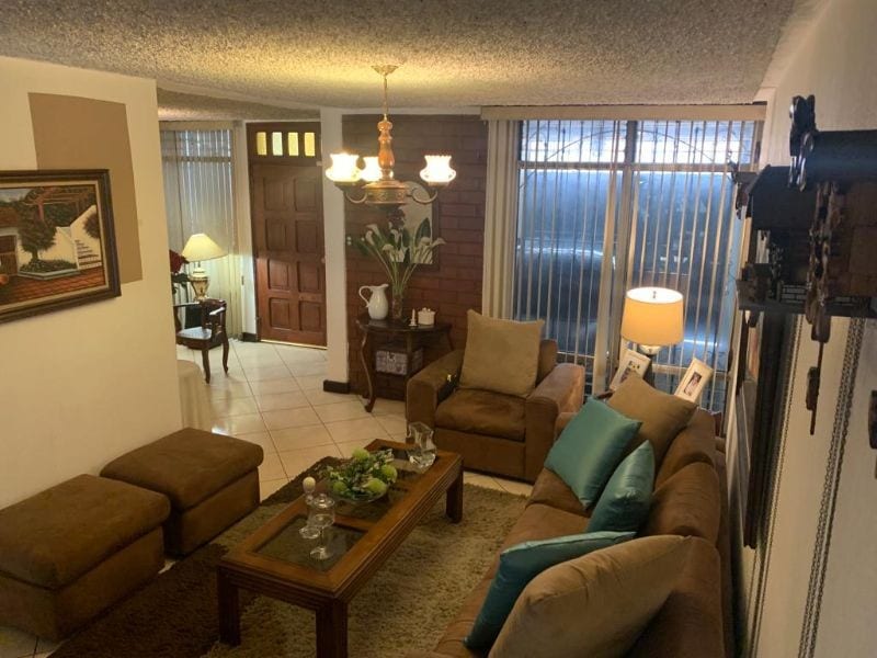 Linda Casa en Jardines de la Asuncion Sur Zona 5 — Casa en Venta en Jardines de La Asunción, Zona 5, Guatemala, Ciudad — foto 8 de 16