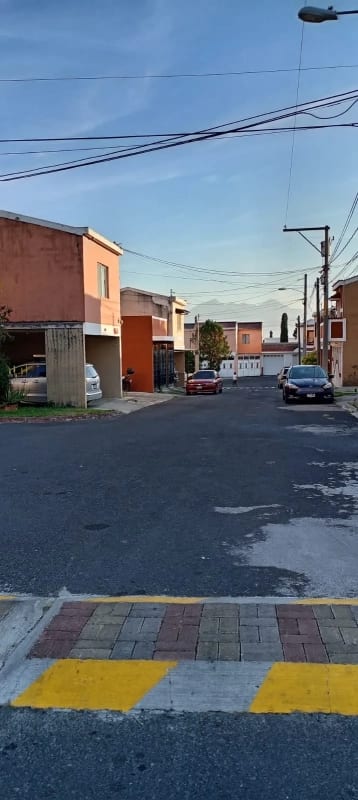 CASA en Venta - Llano Alto Villa Nueva โ Casa en Venta en Villa Nueva, Guatemala, Ciudad โ foto 1 de 12