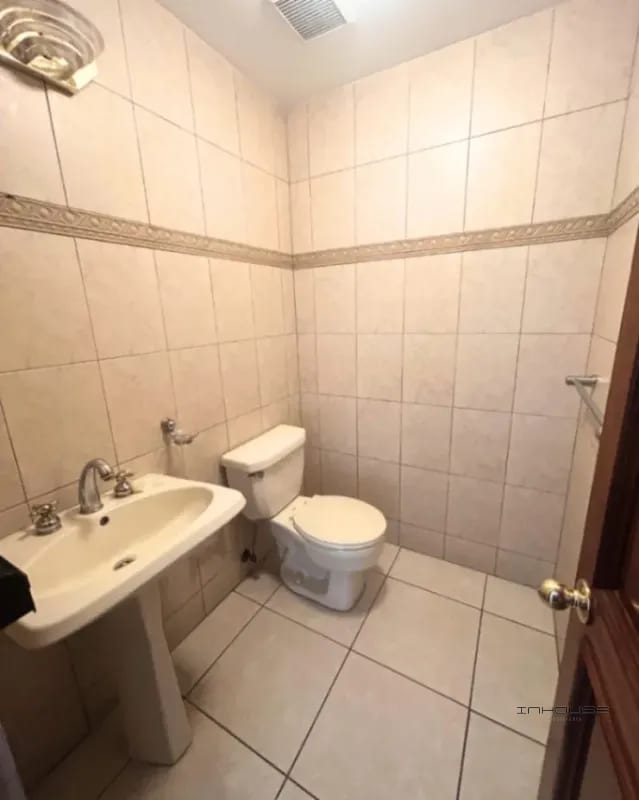Apartamento en Venta Zona 10 en Nivel Alto — Apartamento en Venta en Zona 10, Guatemala, Ciudad — foto 3 de 11