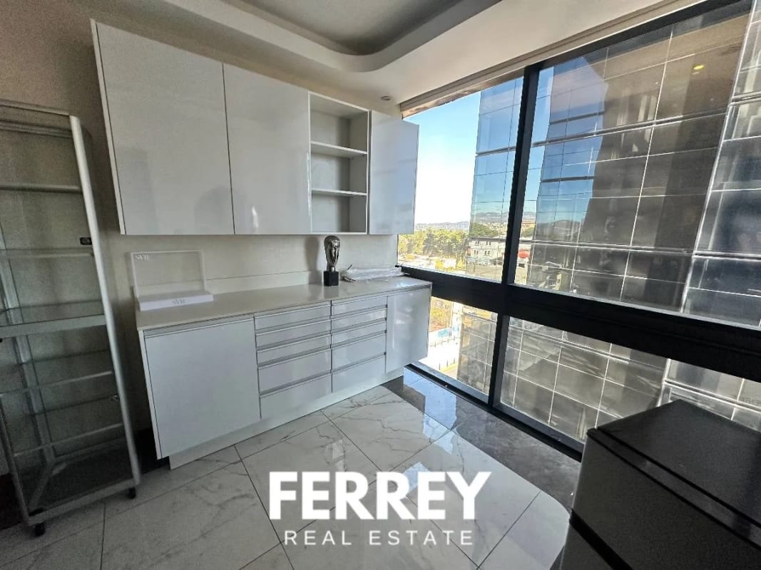 🏥 ClĂnica en Venta – Zona 10 — Oficina en Venta en Zona 10, Guatemala, Ciudad — foto 1 de 12