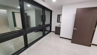 Oficinas en Renta Edificio Renovati Zona 10 — Oficina en Alquiler en Renovati, Zona 10, Guatemala, Ciudad — miniatura 5 de 8