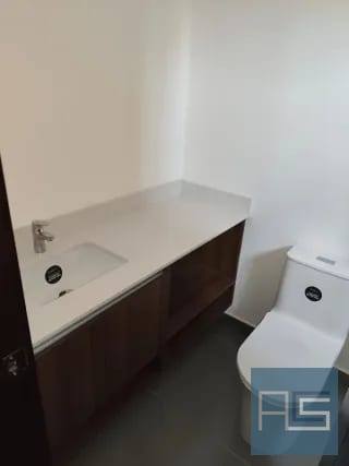 *Moderno Apto para estrenar en Alquiler de 3 habitaciones con jardín y dorm de servicio en Vista Hermosa II, zona 15* — Apartamento en Alquiler en Arles, Zona 15, Guatemala, Ciudad — miniatura 10 de 17