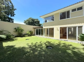 Vendo linda casa en Portal del Bosque Kms. 22.5 CAES — Casa en Venta en Portal del Bosque, Carretera a El Salvador, Guatemala, Ciudad — miniatura 1 de 17