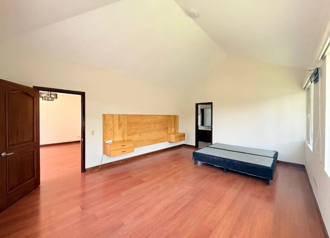 Vendo linda casa en Portal del Bosque Kms. 22.5 CAES — Casa en Venta en Portal del Bosque, Carretera a El Salvador, Guatemala, Ciudad — foto 14 de 17