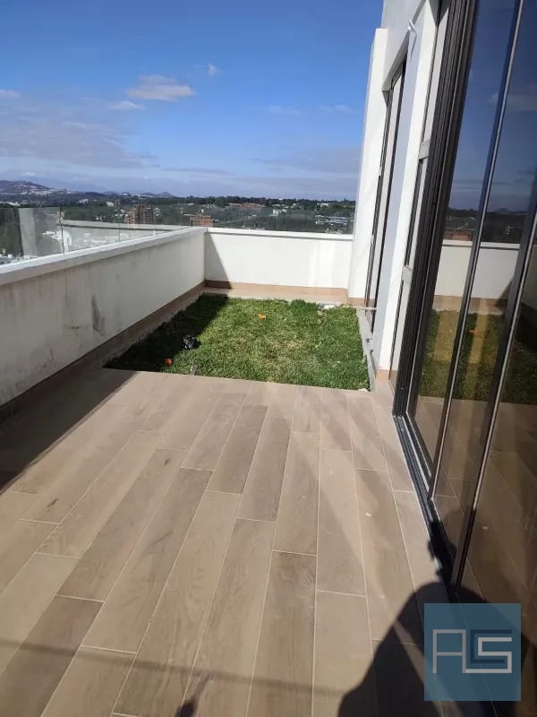 *Increíble Penthouse de 2 hab con jardín para estrenar, en venta en Vista Hermosa II, zona 15. Vistas espectaculares* — Apartamento en Venta en Arles, Zona 15, Guatemala, Ciudad — foto 7 de 15