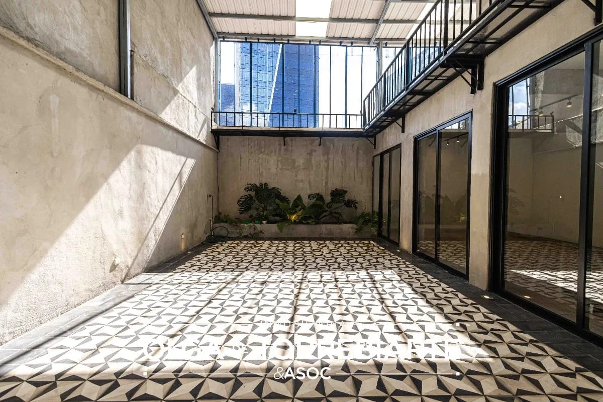 Casa remodelada para oficina en Zona 10 — Casa en Venta en Zona 10, Guatemala, Ciudad — foto 4 de 12