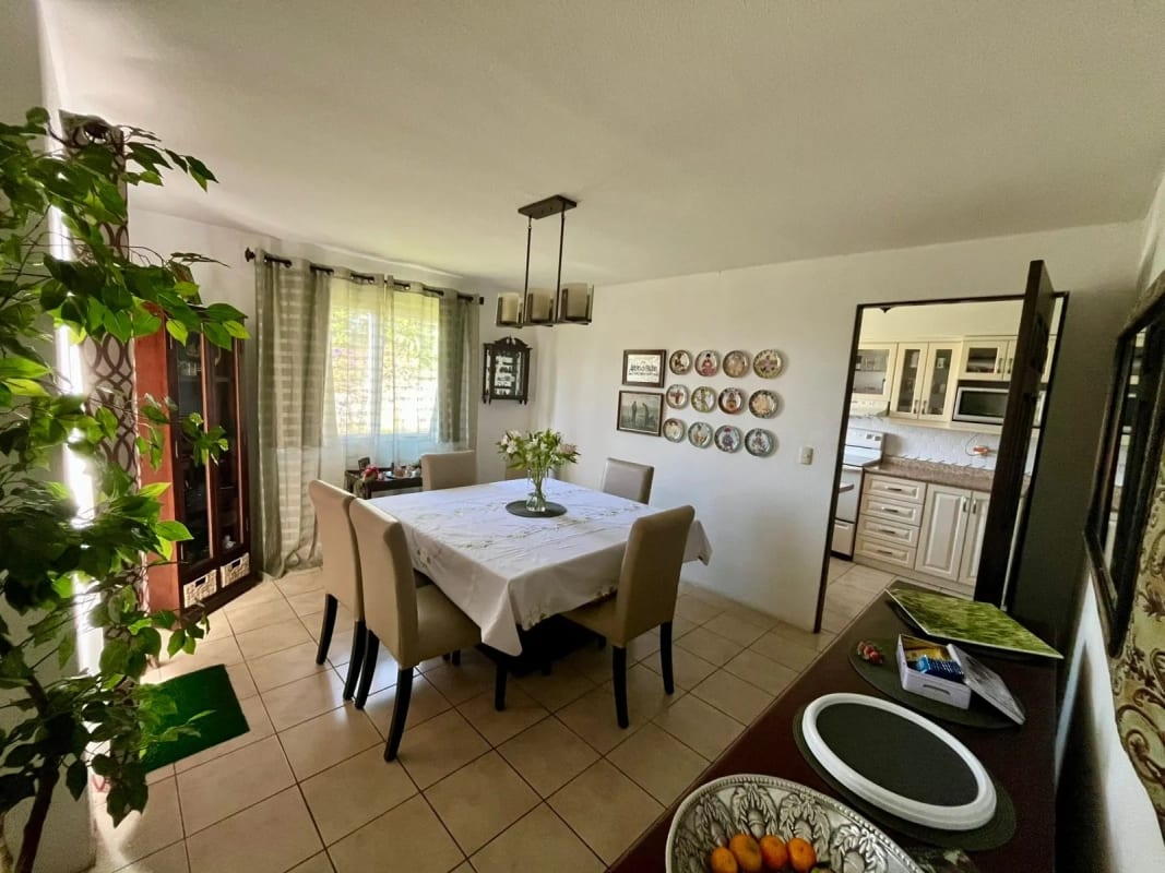 Vendo casa en la Fontana 2 kms. 25 CAES — Casa en Venta en La Fontana II, Carretera a El Salvador, Guatemala, Ciudad — foto 4 de 9