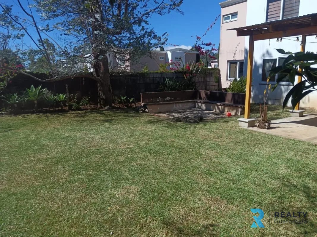 Vendo Casa la Fontana 3 — Casa en Venta en Fraijanes, Carretera a El Salvador, Guatemala, Ciudad — foto 2 de 16