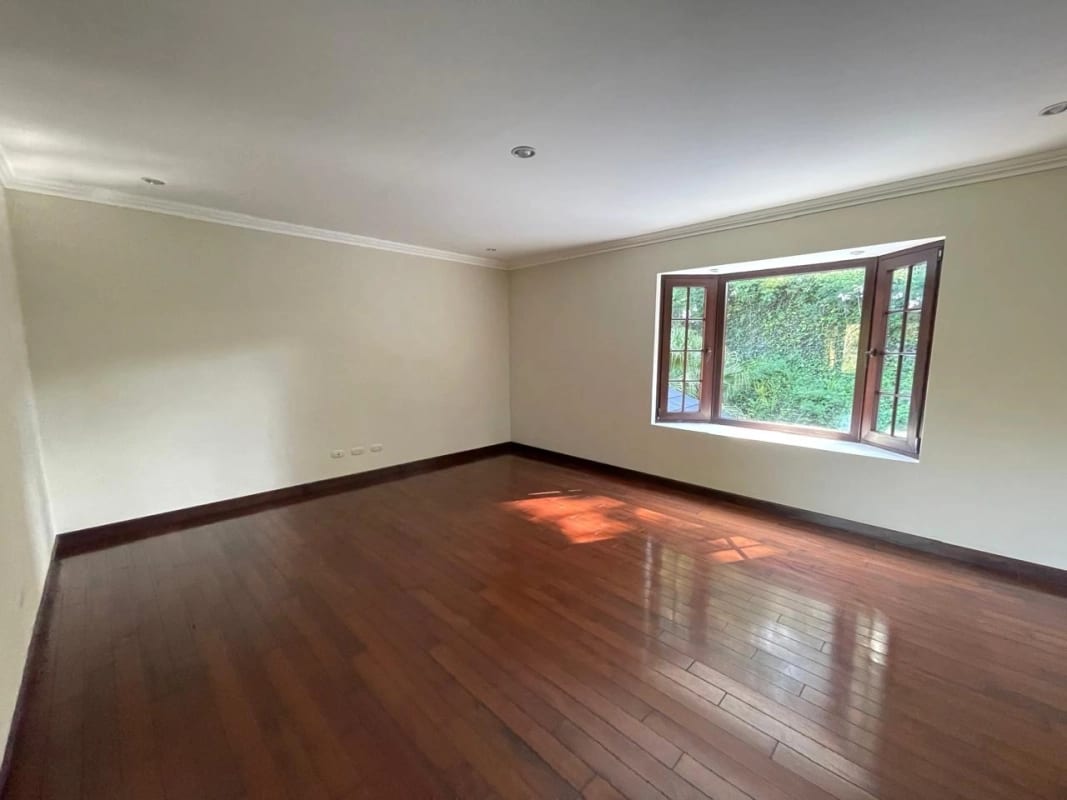 Muxbal Casa Venta, 554 MTS2, 3 Dormitorios, Estudio o Dormitorio con Baño Completo $650,000 — Casa en Venta en Muxbal, Guatemala, Ciudad — foto 12 de 13
