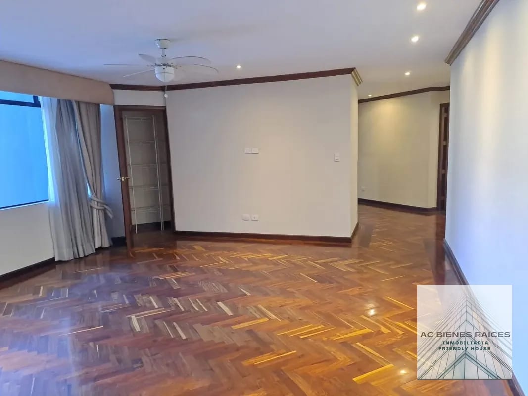Lujoso apartamento en L Excellence zona 14 — Apartamento en Alquiler en L'Excellence, Zona 14, Guatemala, Ciudad — foto 13 de 16