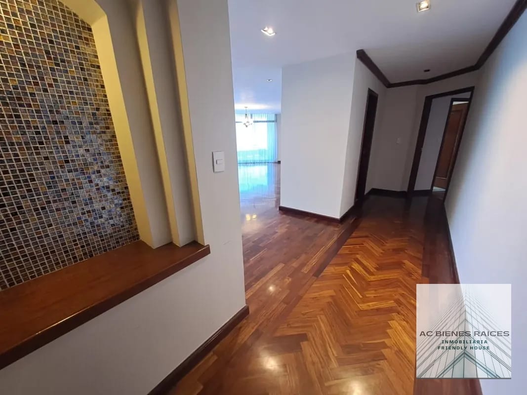 Lujoso apartamento en L Excellence zona 14 — Apartamento en Alquiler en L'Excellence, Zona 14, Guatemala, Ciudad — foto 11 de 16