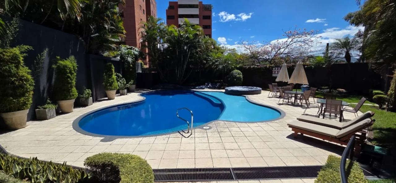 Apartamento AMUEBLADO Bellagio Zona 14 — Apartamento en Alquiler en Bellagio, Zona 14, Guatemala, Ciudad — foto 2 de 13