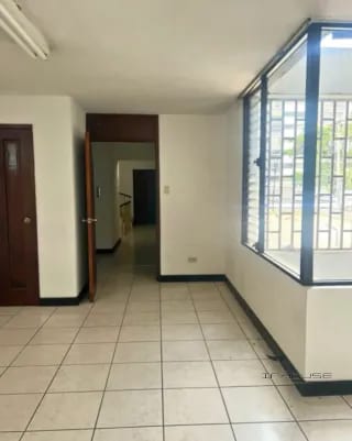 Edificio en Venta en Zona 9 de 4 Niveles — Edificio en Venta en Zona 9, Guatemala, Ciudad — miniatura 3 de 8