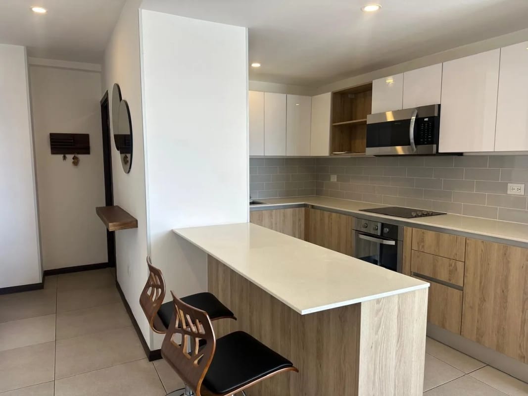 Apartamento Semi-Amueblado en Venta Zona 10 codigo.DA36120 — Apartamento en Venta en Zona 10, Guatemala, Ciudad — foto 1 de 17