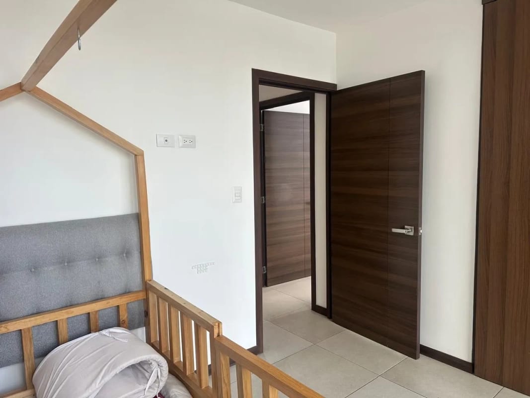 Apartamento Semi-Amueblado en Venta Zona 10 codigo.DA36120 — Apartamento en Venta en Zona 10, Guatemala, Ciudad — foto 10 de 17