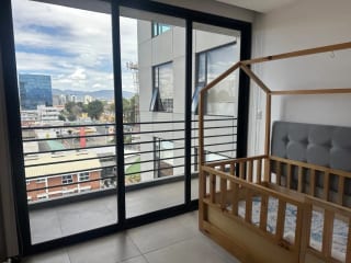 Apartamento Semi-Amueblado en Venta Zona 10 codigo.DA36120 — Apartamento en Venta en Zona 10, Guatemala, Ciudad — miniatura 2 de 17