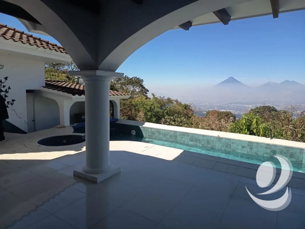 Vendo Espectacular Mansión de Lujo en Altos de Montebello. CAES. — Casa en Venta en Santa Catarina Pinula, Carretera a El Salvador, Guatemala, Ciudad — foto 17 de 17