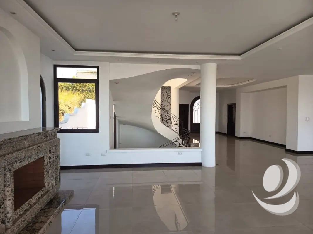 Vendo Espectacular Mansión de Lujo en Altos de Montebello. CAES. — Casa en Venta en Santa Catarina Pinula, Carretera a El Salvador, Guatemala, Ciudad — foto 13 de 17