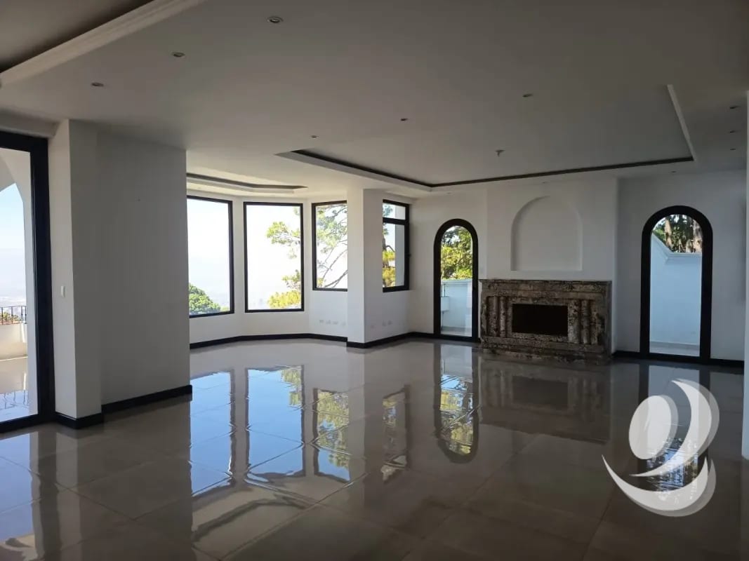 Vendo Espectacular Mansión de Lujo en Altos de Montebello. CAES. — Casa en Venta en Santa Catarina Pinula, Carretera a El Salvador, Guatemala, Ciudad — foto 11 de 17