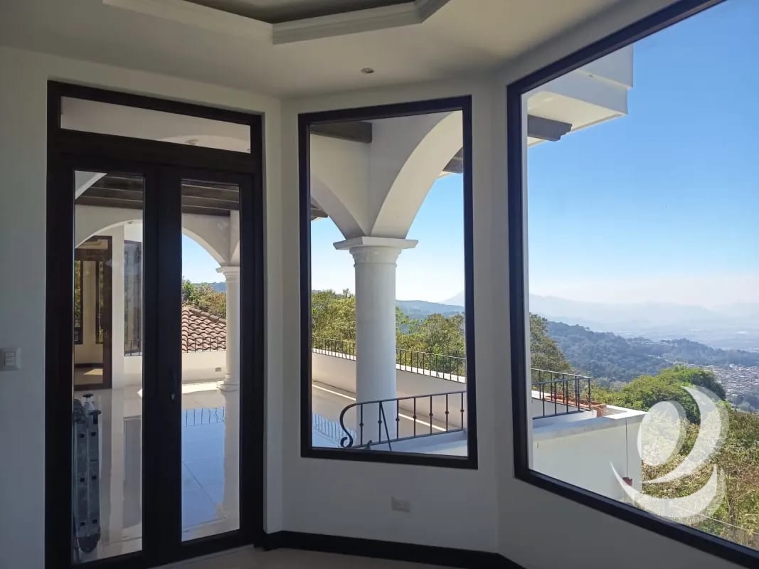 Vendo Espectacular Mansión de Lujo en Altos de Montebello. CAES. — Casa en Venta en Santa Catarina Pinula, Carretera a El Salvador, Guatemala, Ciudad — foto 7 de 17