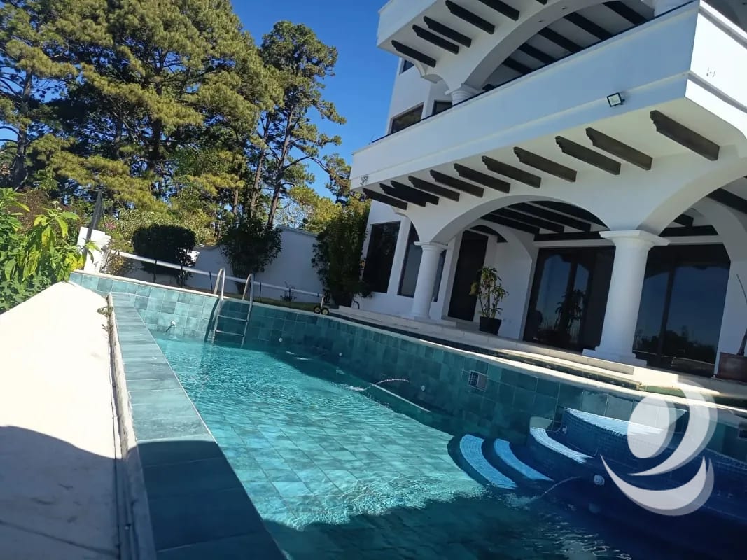 Vendo Espectacular Mansión de Lujo en Altos de Montebello. CAES. — Casa en Venta en Santa Catarina Pinula, Carretera a El Salvador, Guatemala, Ciudad — foto 4 de 17